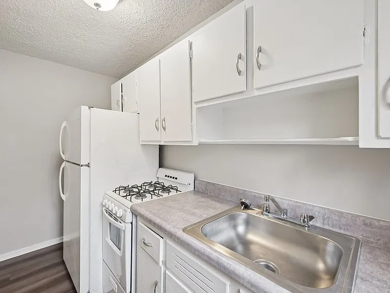 Clifton Woods Apartments — Photo 67