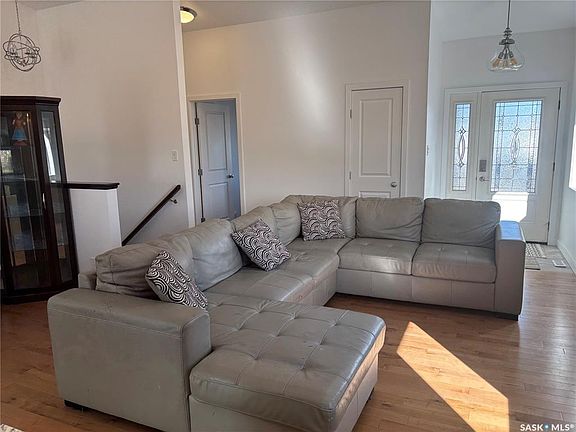 2nd image of 436 Ridgedale STREET