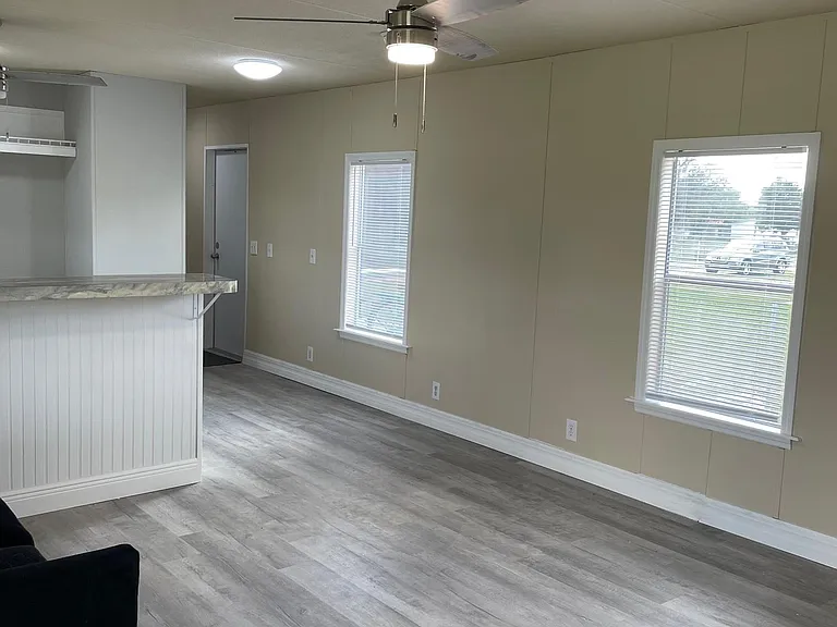 1714 Kenneth Ln — Photo 16