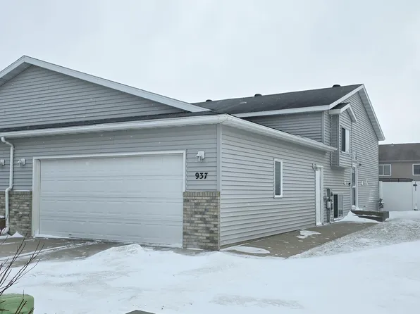 937 36th Ave S, Moorhead, MN 56560