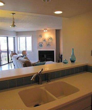 3rd image of 368 Harbor Dr Unit 203