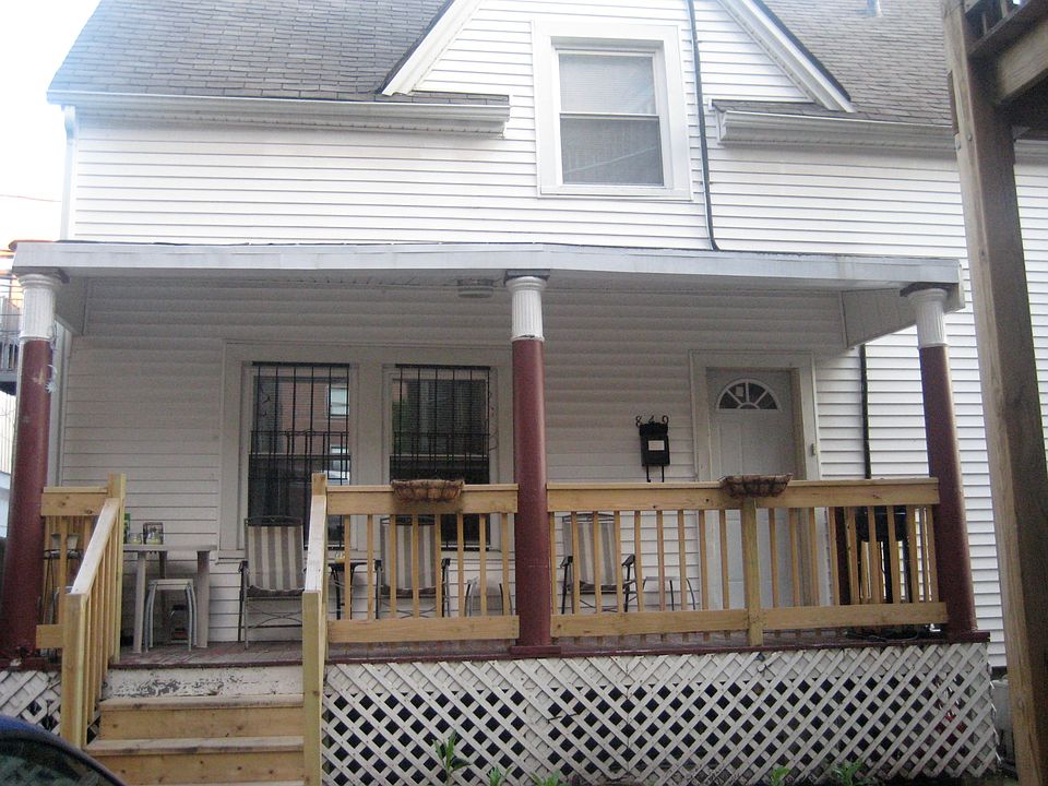 1st image of 849 W Wellington Ave #Coach