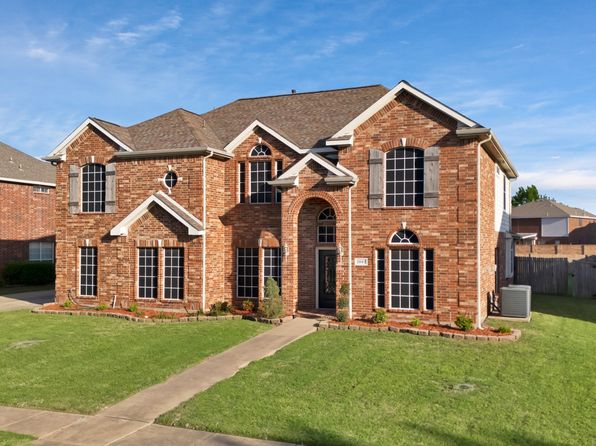 2807 Gillespie Ln, Grand Prairie, TX 75052
