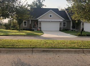 1016 Grosvenor Dr, Greenville, MI 48838