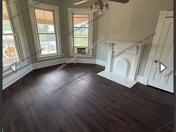 4th image of 885 College St #883