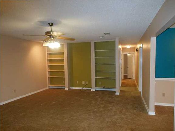 3rd image of 4900 Forest Creek Dr