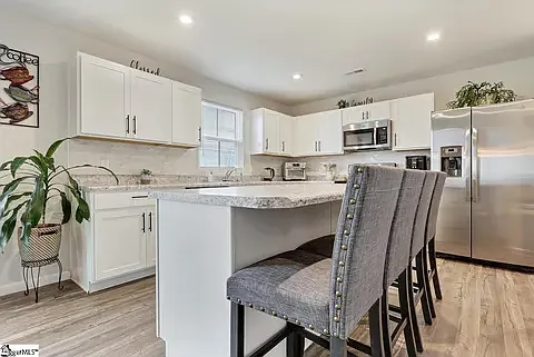 502 Maplestead Farms Ct — Photo 3