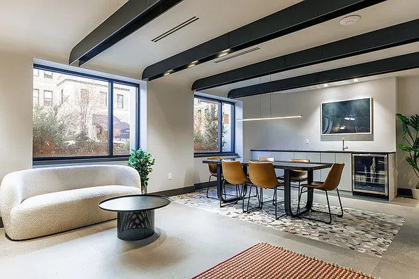 Rented by MNS | media 28