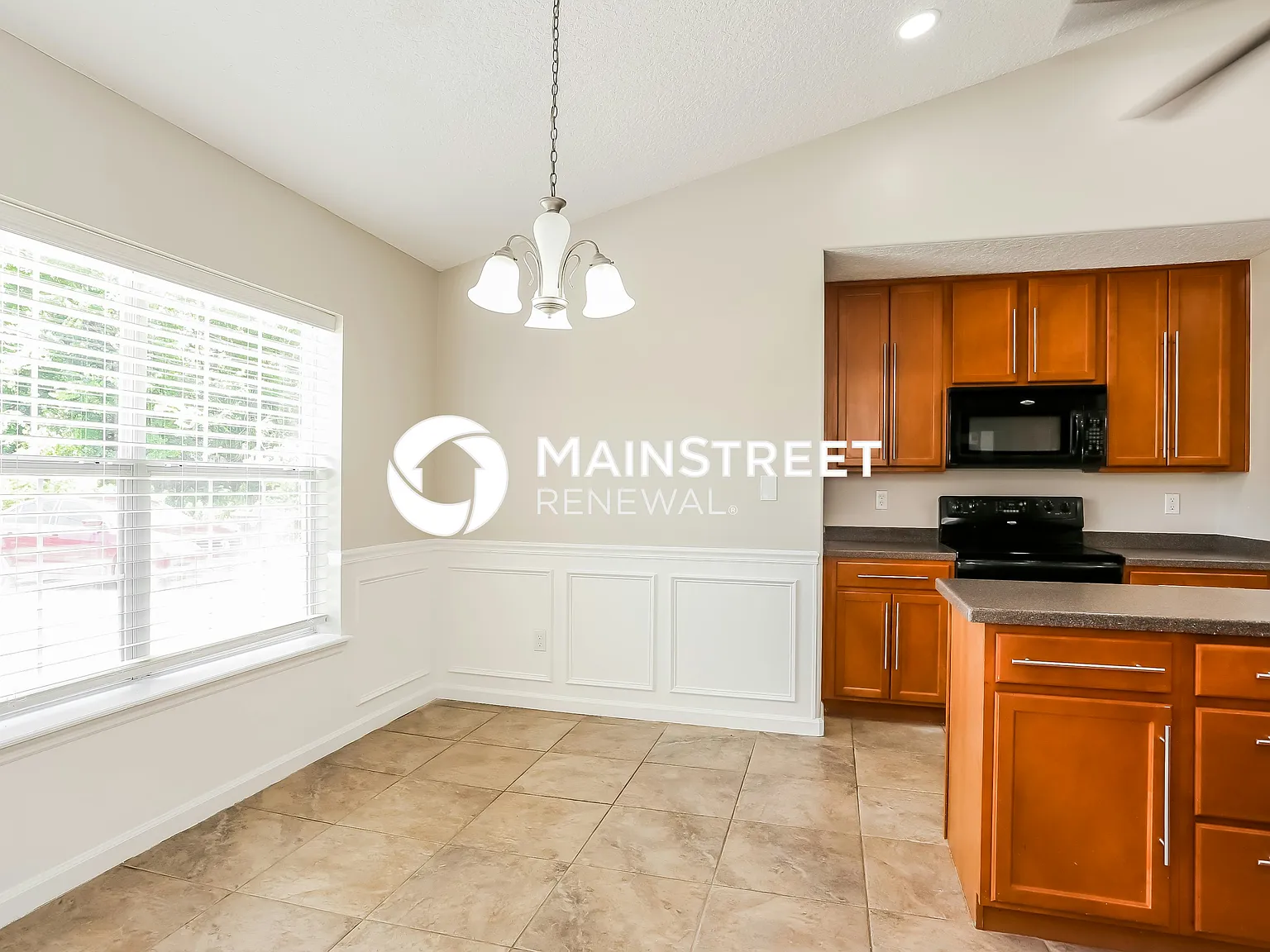 12133 Versailles St — Photo 4