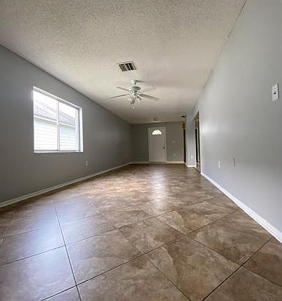 5th image of 23117 Dover Dr