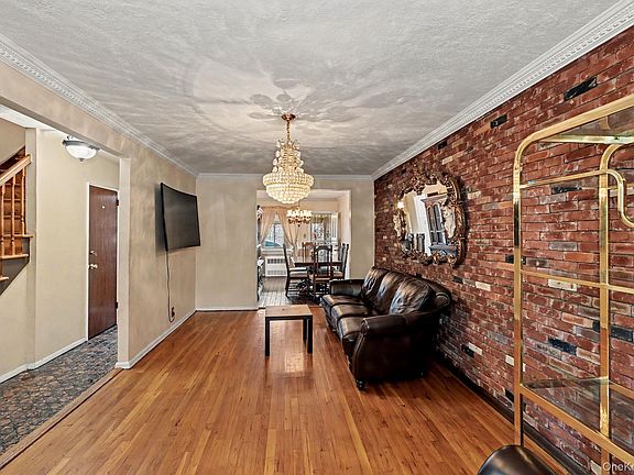 3rd image of 25-19 76th Street