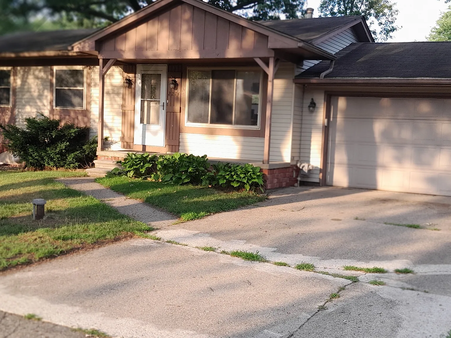 3 bed, 1500 sqft, $2,100 — Photo 2