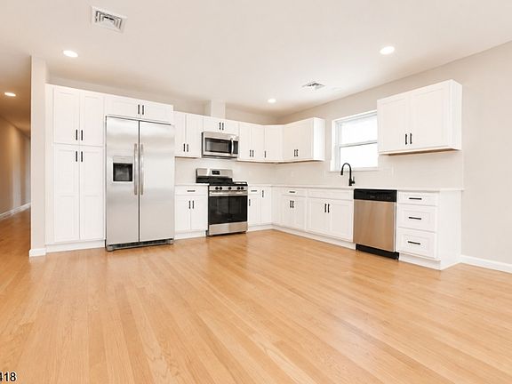 4th image of 29 Frederick St #2