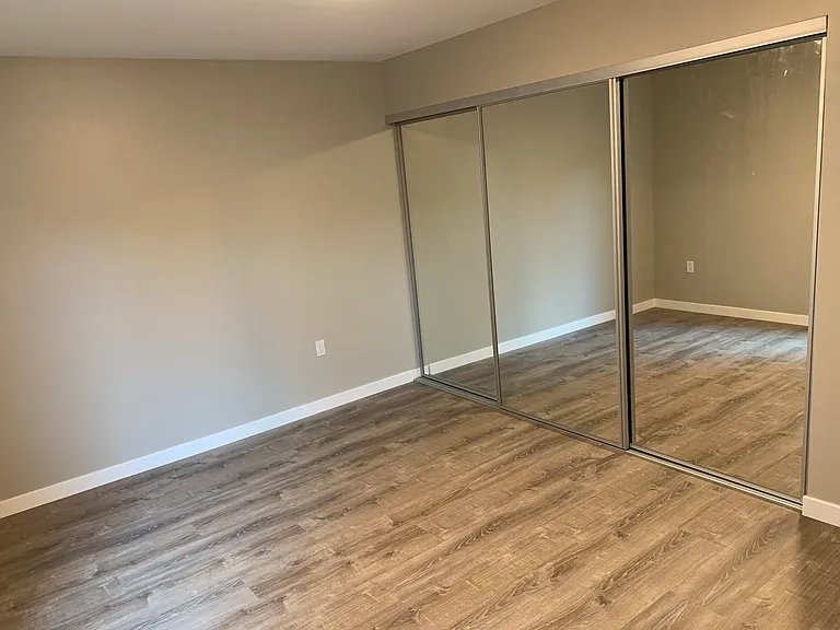 305 W Clemmens Ln #8 — Photo 16