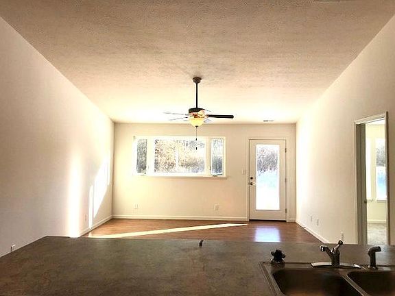 2nd image of 3139 Jasmine Ct