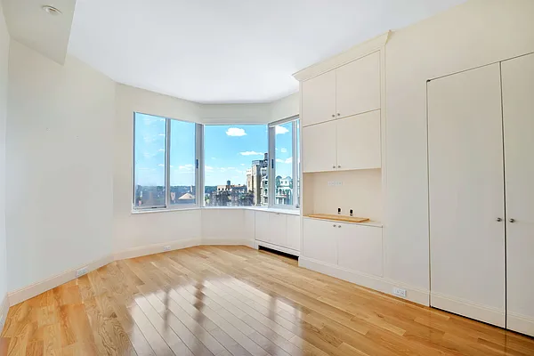 Rented by Compass | media 32