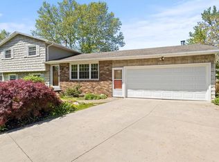 11 Monaco Dr, Rochester, NY 14624