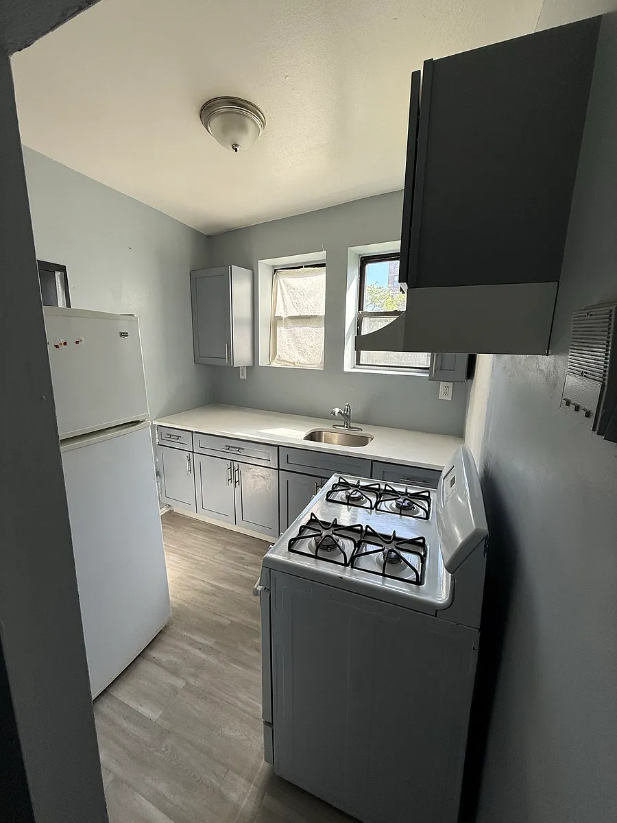 Building Photo - 224 S Orange Ave #2