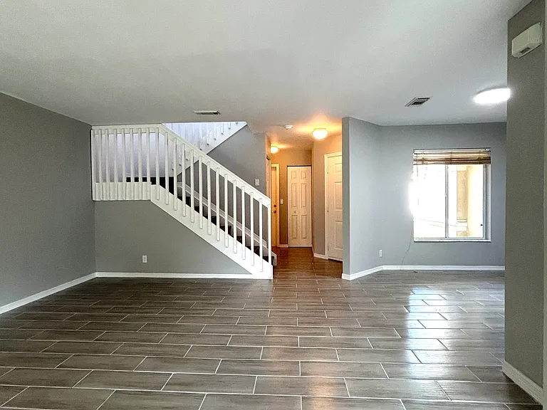 1007 Arezzo Cir — Photo 6