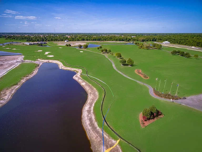 2021 Greenbriar Ter — Photo 3