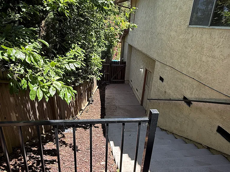 Sunrise Way — Photo 20