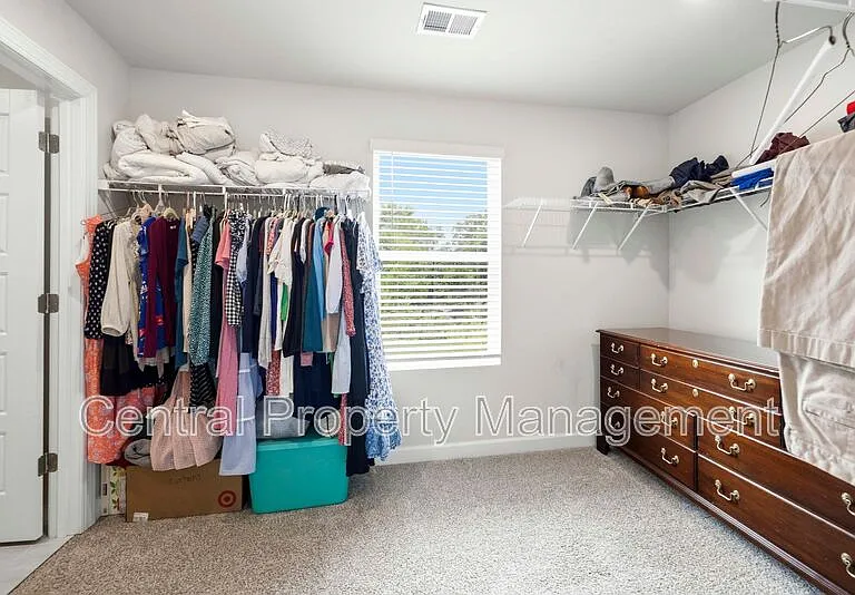 320 Lavinia Cir — Photo 24