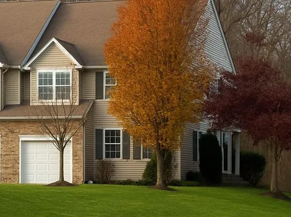 360 Hidden Dr, Blackwood, NJ 08012