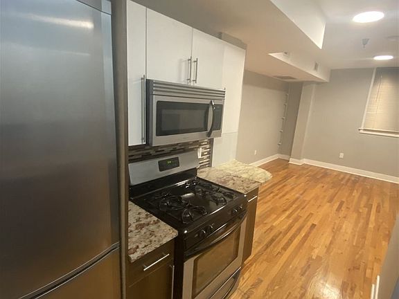 5th image of 473 Newark Ave #101