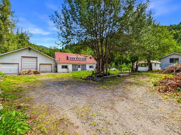 1261 Chezem Rd, Blue Lake, CA 95525