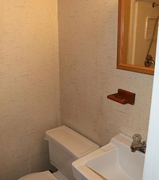 1003 James St — Photo 10