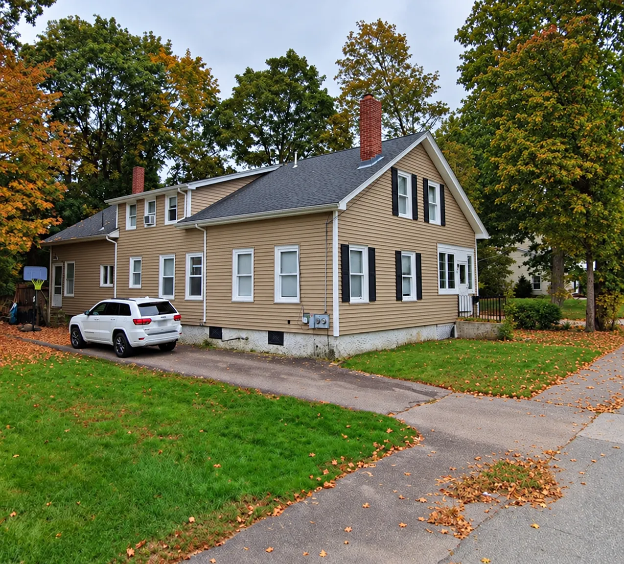 6 Howard Ave — Photo 1