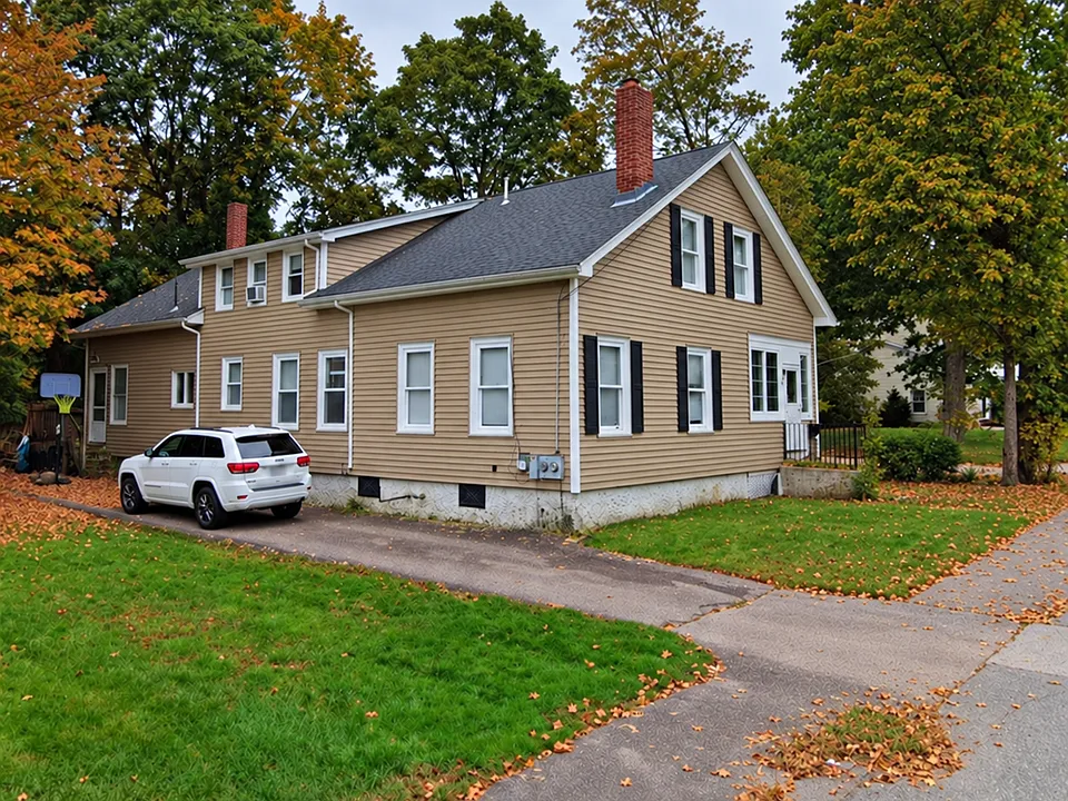 6 Howard Ave #2