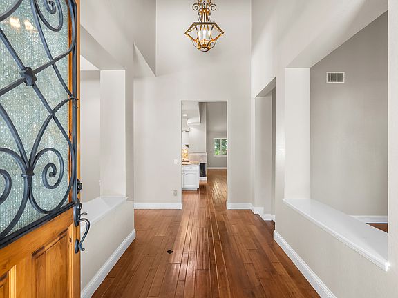 2nd image of 9835 Columbus Ave