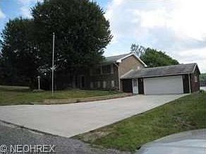 2nd image of 48626 Lakeview Cir