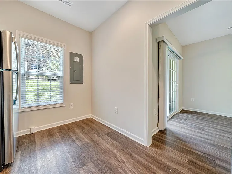 5370 Laurel Crest Ln — Photo 9