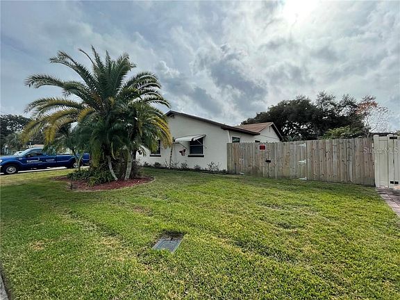 3rd image of 1323 Highland Cir