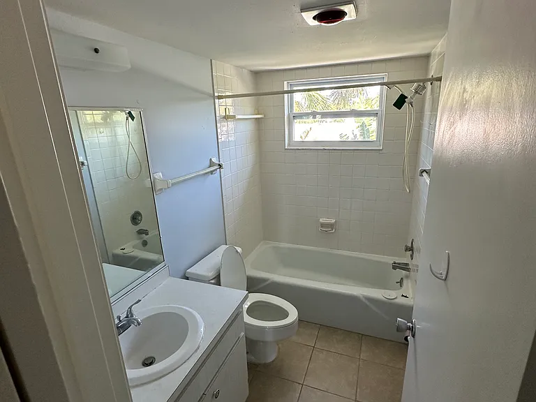 125 Avenida Messina #201 — Photo 9