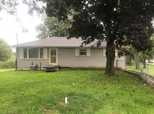 10472 Middlebranch Ave NE, Hartville, OH 44632