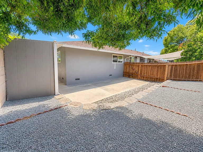 844 Benicia Rd — Photo 13