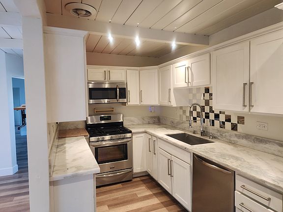 5th image of 4261 Mentone St