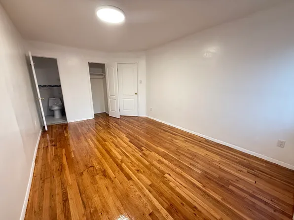 592 East 81st Street image 16 of 24