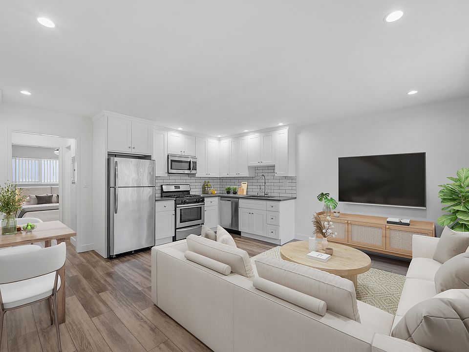 1st image of 925 W 30th St APT 2