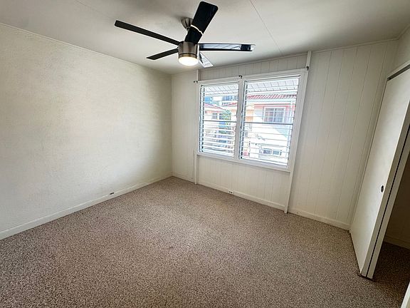 5th image of 723 Hausten St #102