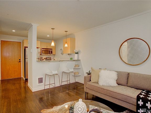 4th image of 626 4th Ave W APT 302
