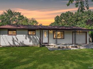 770 Fairledge St, Lake Orion, MI