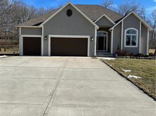 1610 Whispering Ridge Dr, Pleasant Hill, MO 64080