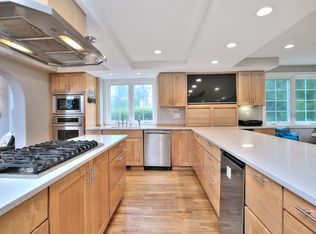 8 Bauer Pl, Westport, CT 06880