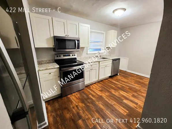 422 Mill St #C, Coraopolis, PA 15108