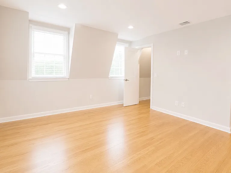 528 Cumberland St #2 — Photo 12