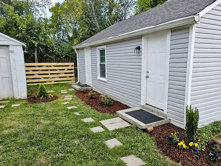 113 Lucile St — Photo 32